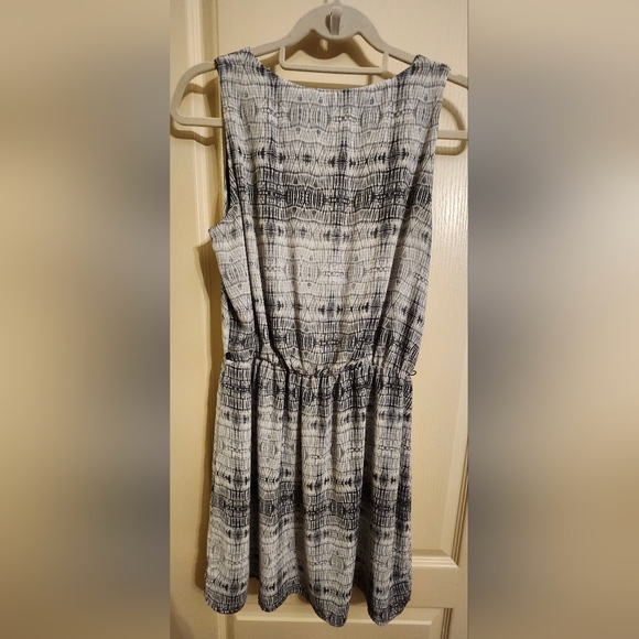 MANGO Sleeveless Dress. Size 6. - Picture 4 of 7